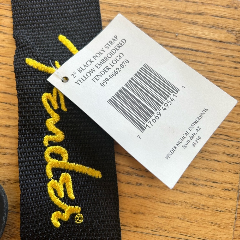Genuine Fender 2" Strap Guitar/Bass, Pick 'N Strap "Pick Pocket" Black & Yellow.